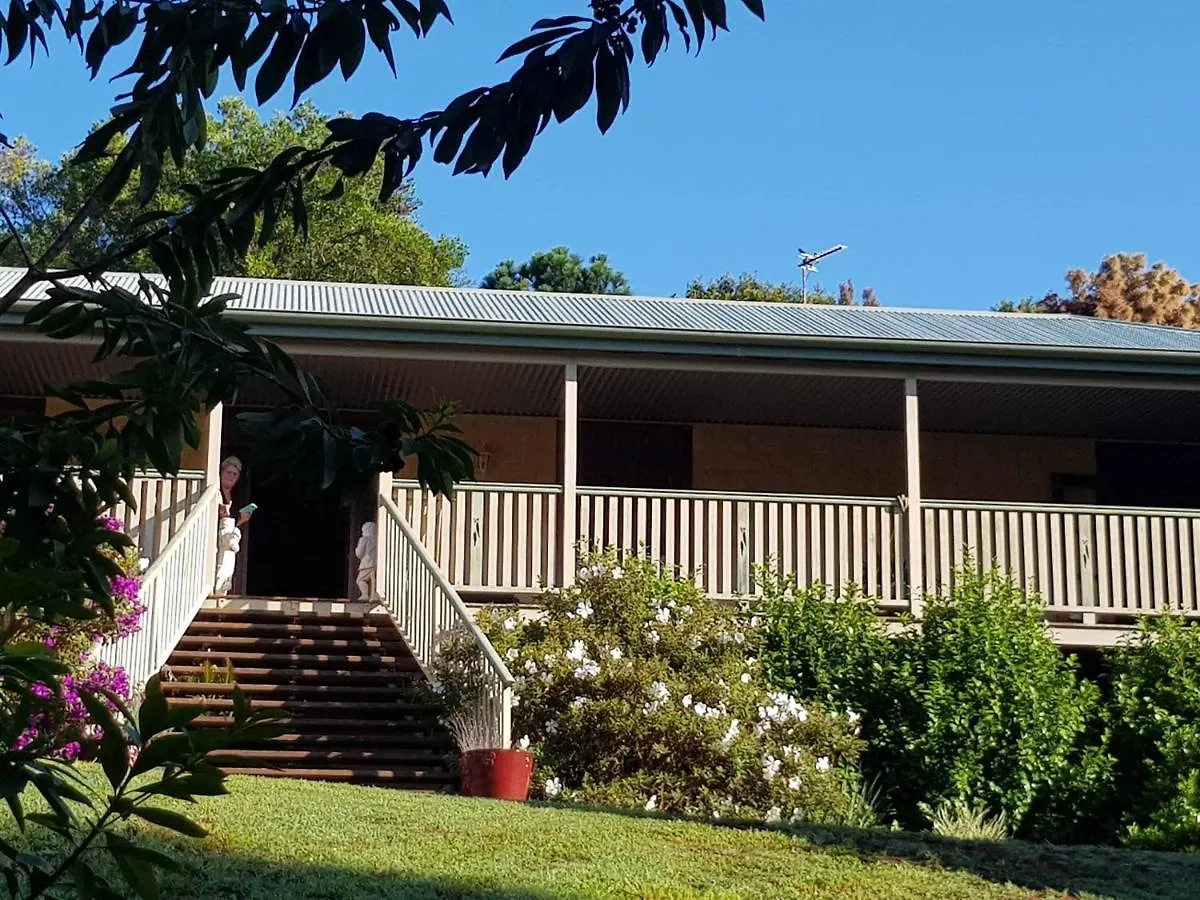 Gumtree House Montville Bed & Breakfast