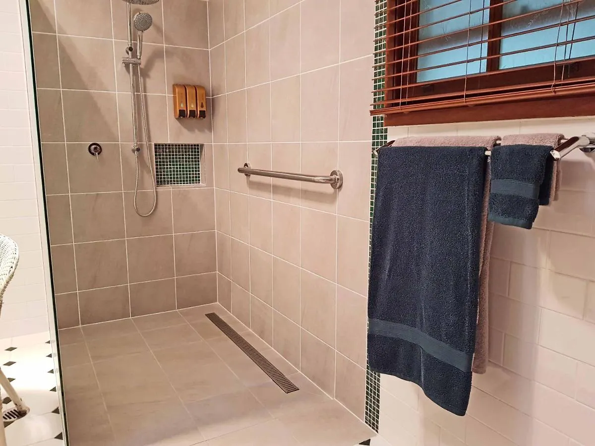Gumtree House Montville Bed & Breakfast