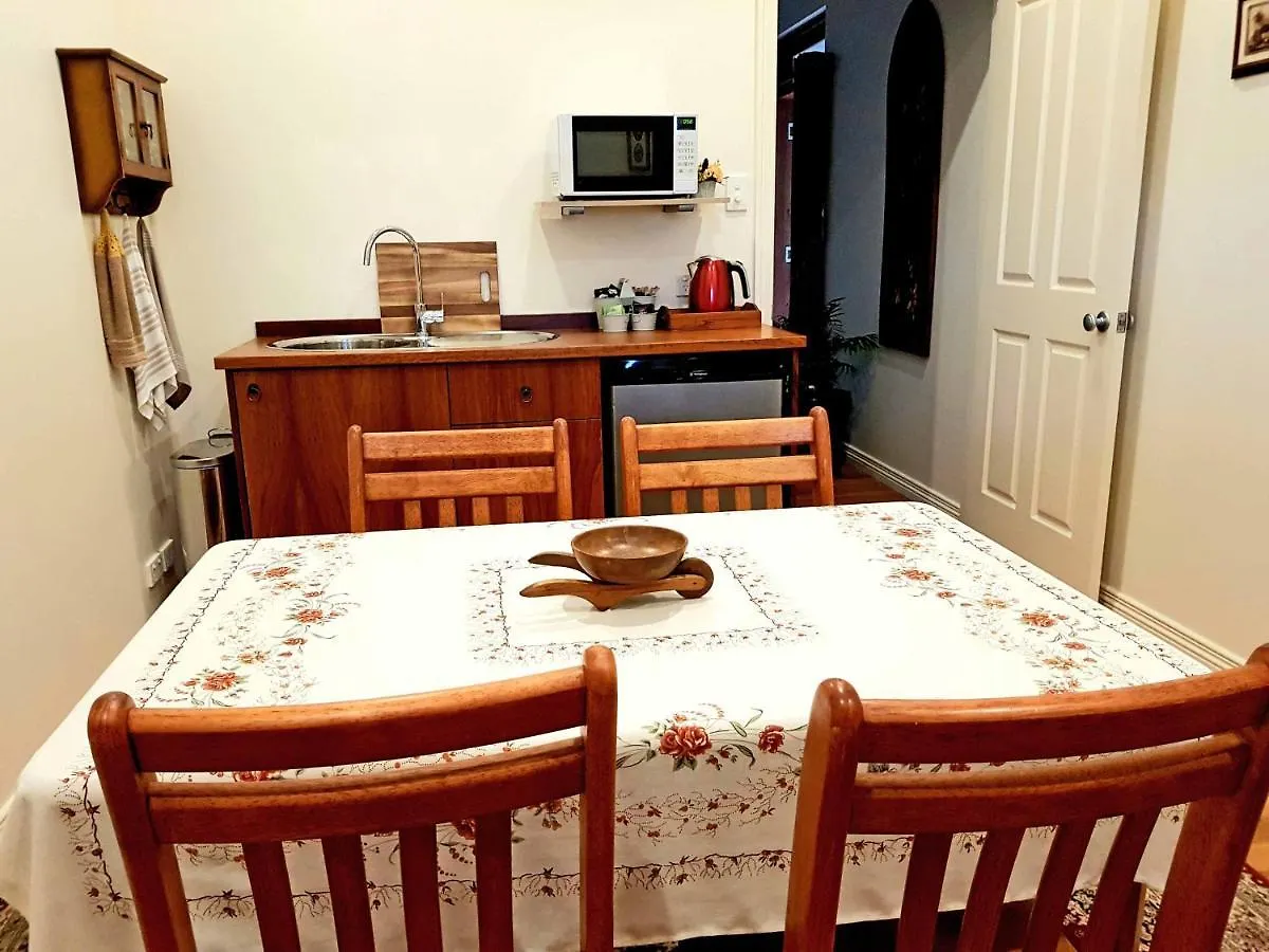 Gumtree House Montville Bed & Breakfast Australia