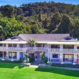 Holiday home The Golden Whistler, Montville